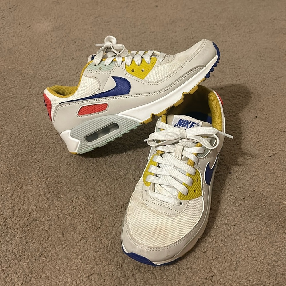 Nike tennis shoes